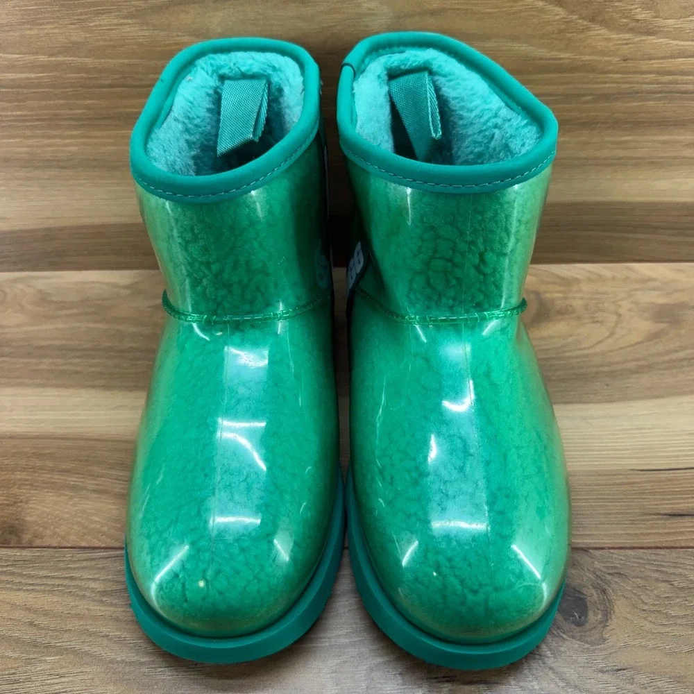 UGG Classic Clear Mini II Big Kids Size 5 Waterproof Ankle Boots Green Fur Lined